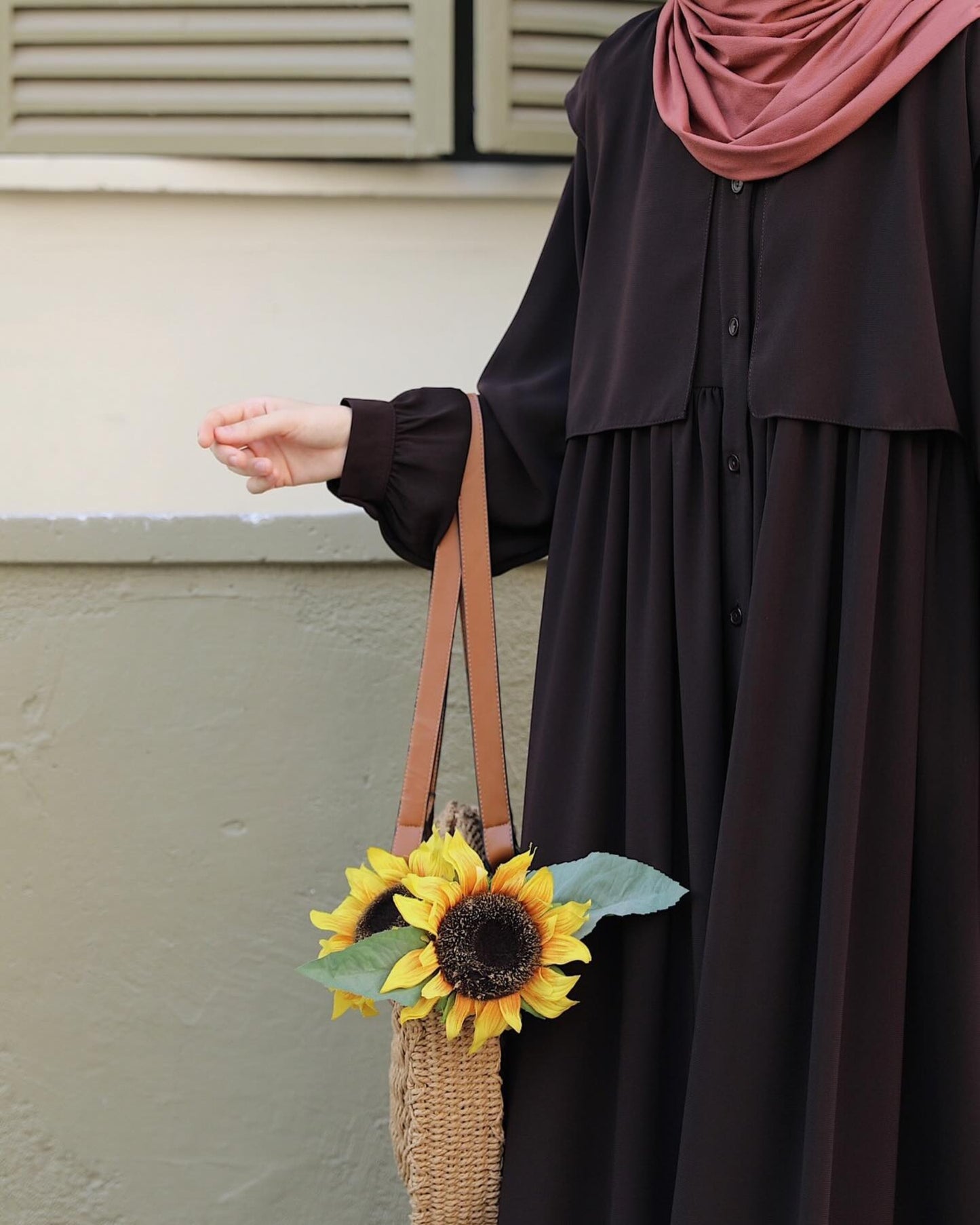 Stuff Georgette Elegant Modest Abaya