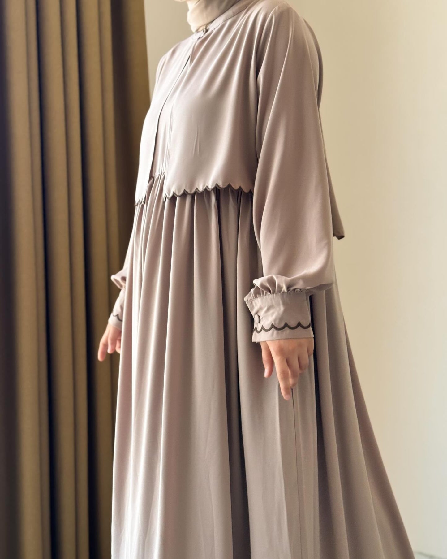 Stuff Georgette Elegant Modest Abaya