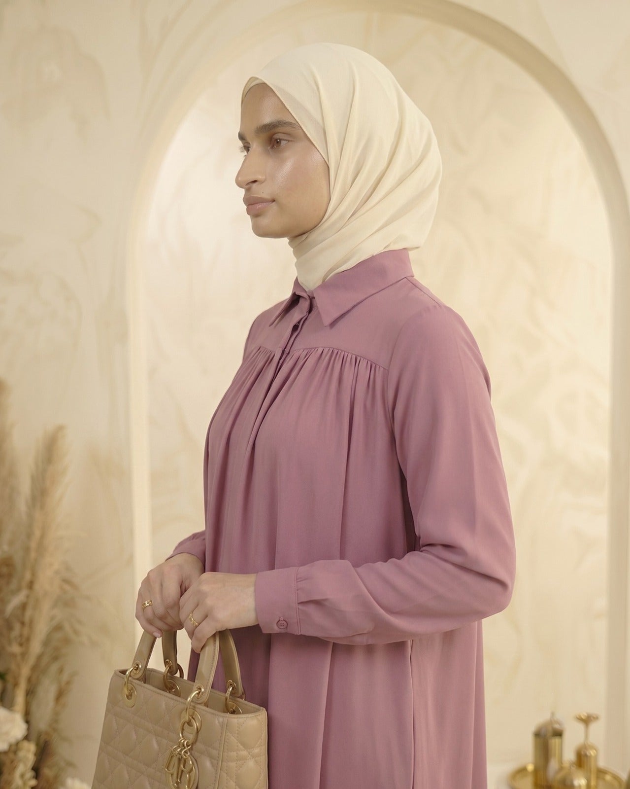 Emerald Green Daisy Embroidered Georgette Abaya - Noor-e-Haya Collection (CopyElegant Mauve Georgette Abaya with Button-Down Detail